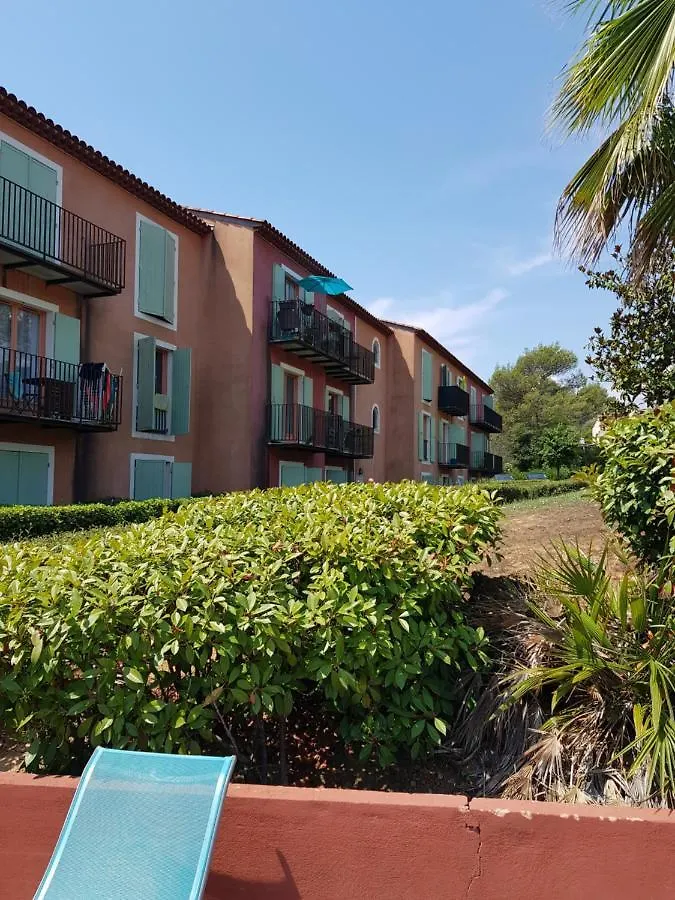 Appart 40 m2, 2 pièces près côte d'azur, piscine, parking, proche du Golf St Donat Mouans-Sartoux Appartement