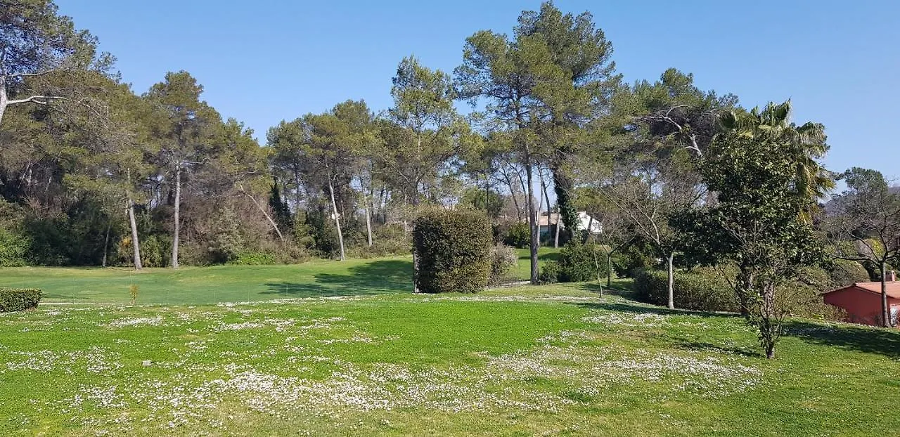 Appart 40 m2, 2 pièces près côte d'azur, piscine, parking, proche du Golf St Donat Mouans-Sartoux 0*,