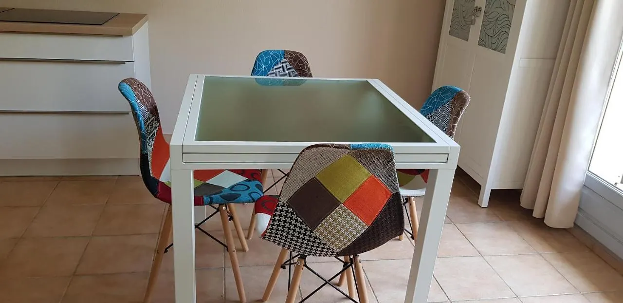 Appart 40 m2, 2 pièces près côte d'azur, piscine, parking, proche du Golf St Donat Mouans-Sartoux