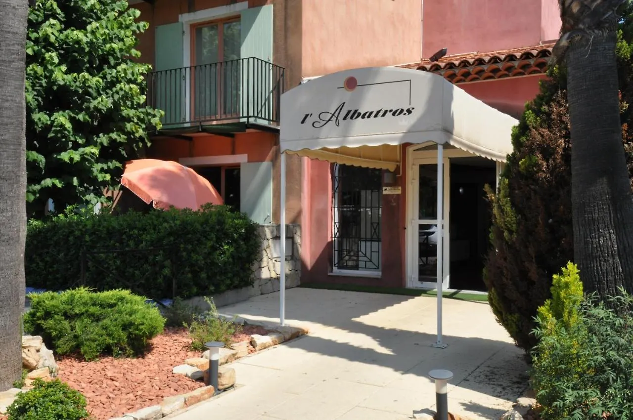 Appart 40 m2, 2 pièces près côte d'azur, piscine, parking, proche du Golf St Donat Mouans-Sartoux
