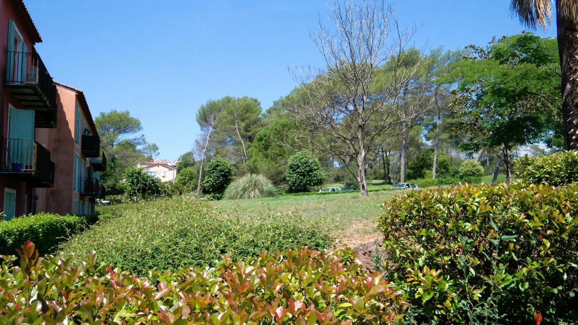 Appart 40 m2, 2 pièces près côte d'azur, piscine, parking, proche du Golf St Donat Mouans-Sartoux France