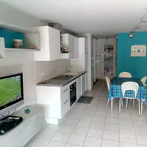 Appartement Studio Saint Raphael, Port Santa-Lucia